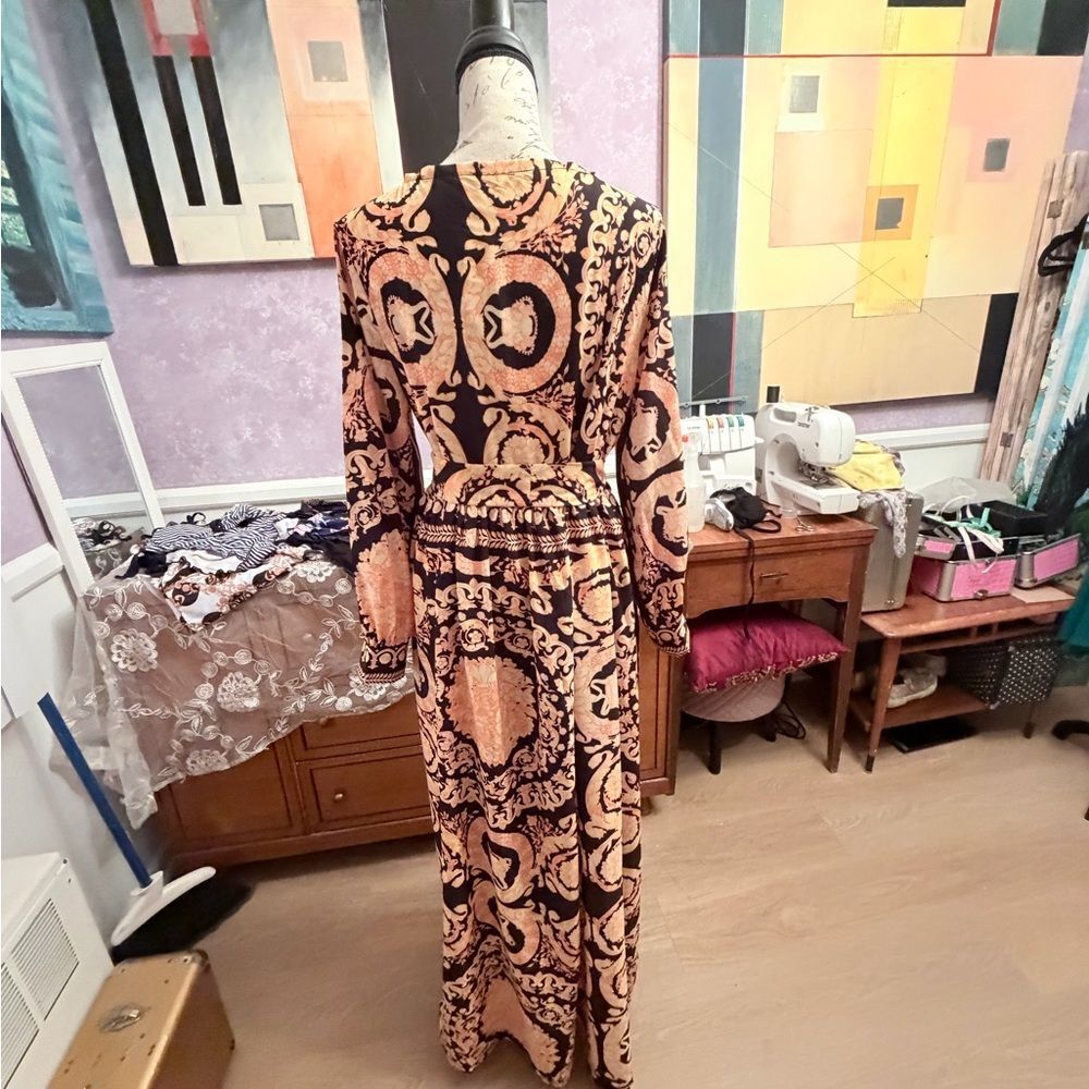 Chic Black and gold Patterned Swim Coverup - Picture 4 of 7